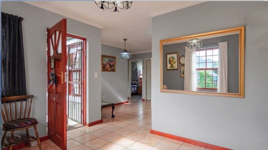 3 Bedroom Property for Sale in Milkwood Park Western Cape